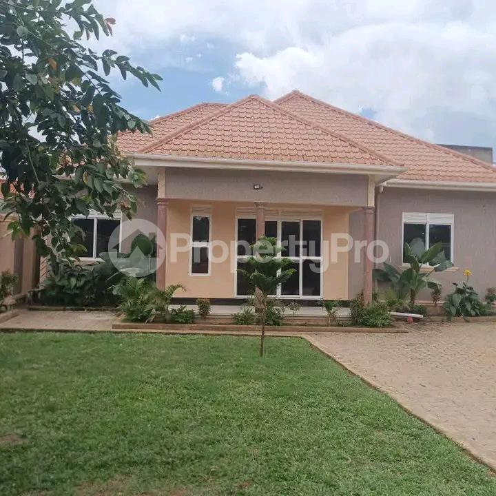 4 bedroom Bungalow Apartment for sale Gayaza road  Kampala Central Kampala Central - 3