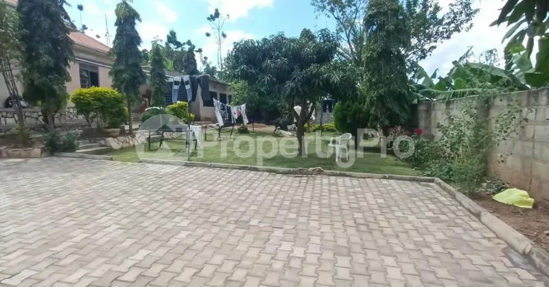 3 bedroom Villa for sale Bulamu mityana road  Nsangi Wakiso Central - 4