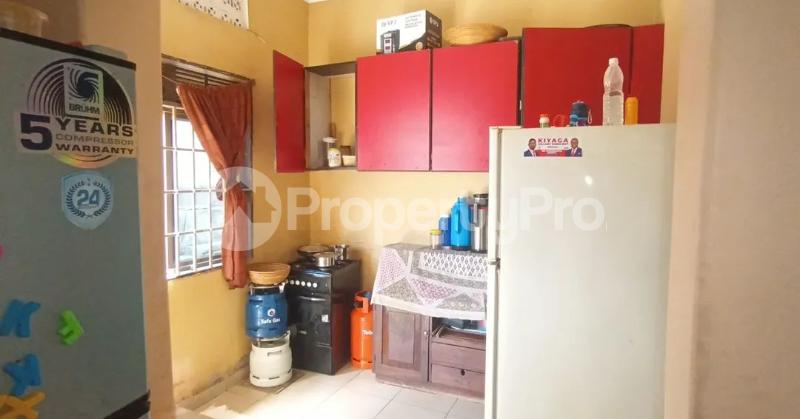 3 bedroom Villa for sale Bulamu mityana road  Nsangi Wakiso Central - 10