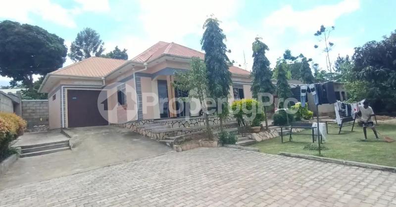 3 bedroom Villa for sale Bulamu mityana road  Nsangi Wakiso Central - 2