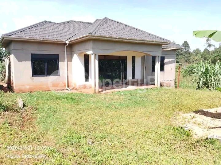 3 bedroom Bungalow Apartment for sale Buloba mityana road  Gayaza Wakiso Central - 2