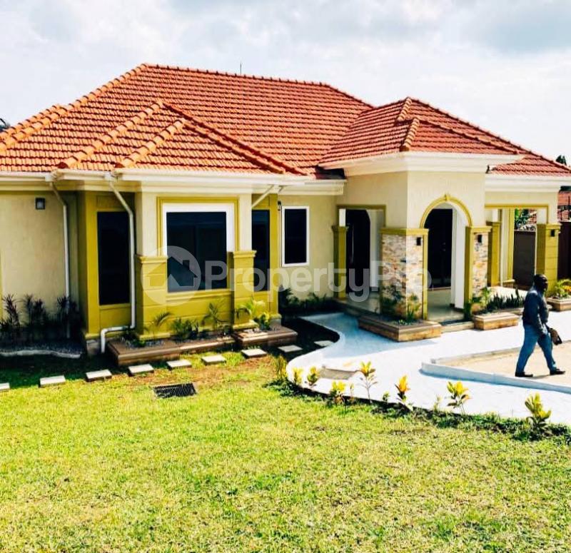 4 bedroom Villa for sale Bwebajja Entebbe road  Kampala Central Kampala Central - 2