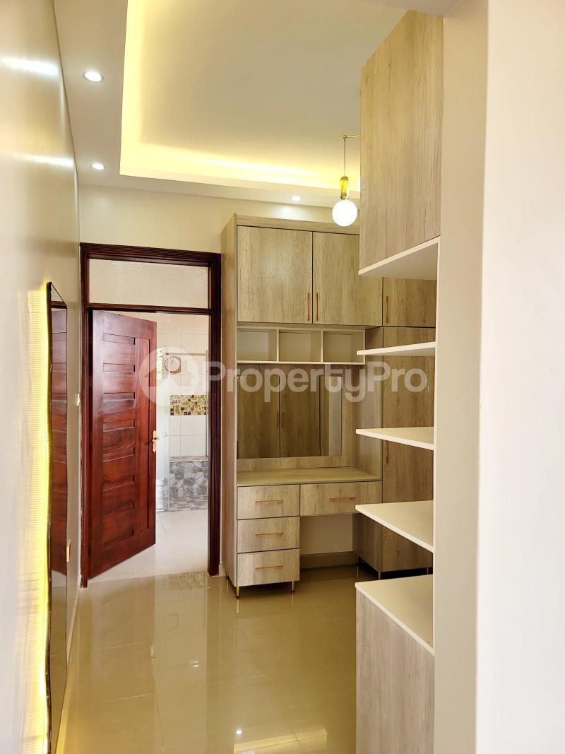 8 bedroom Villa for sale Bwebajja Entebbe road  Kampala Central Kampala Central - 5