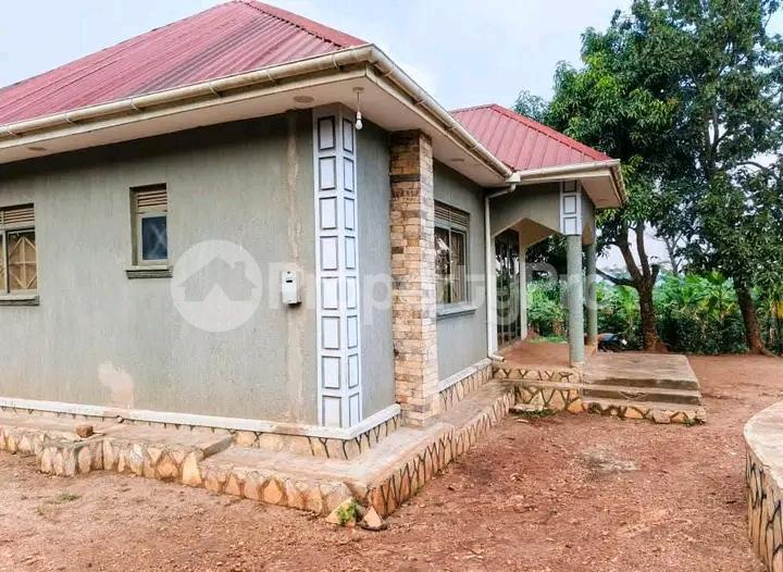 3 bedroom Bungalow Apartment for sale Gayaza busika  Kampala Central Kampala Central - 6