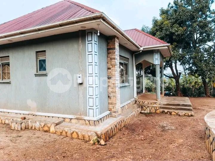 3 bedroom Bungalow Apartment for sale Gayaza busika  Kampala Central Kampala Central - 3