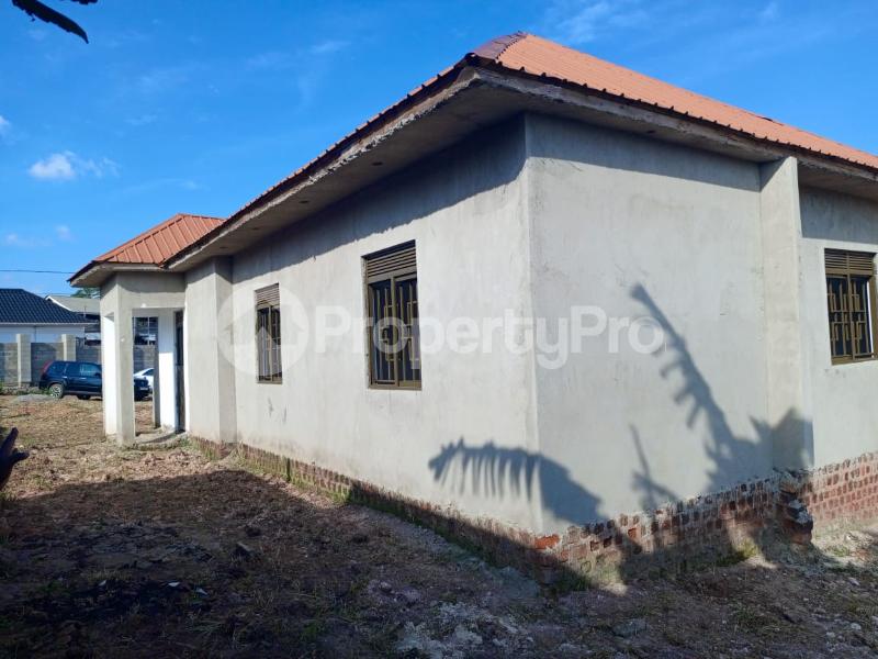 3 bedroom Villa for sale Gayaza busukuma  Gayaza Wakiso Central - 7