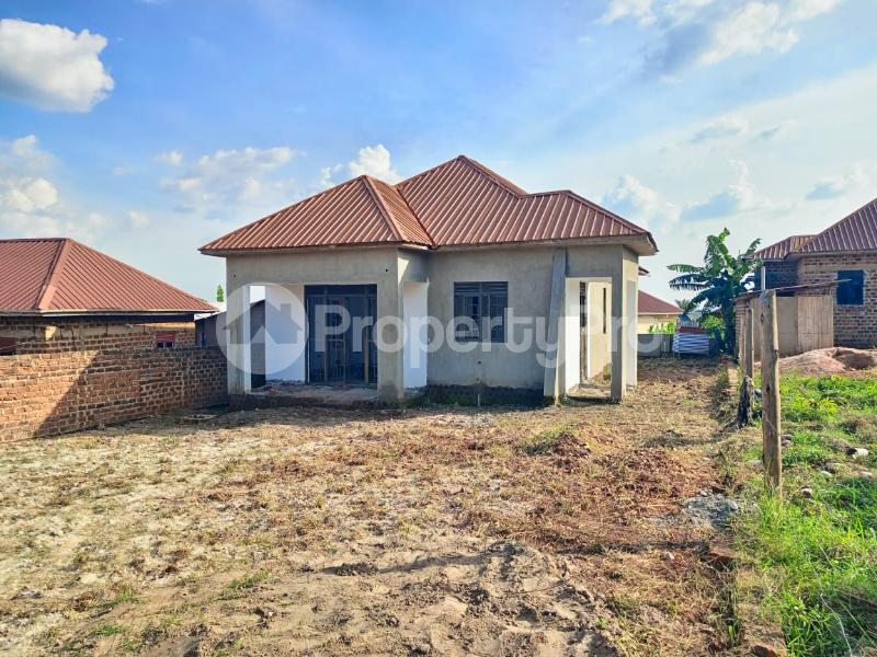 3 bedroom Villa for sale Gayaza busukuma  Gayaza Wakiso Central - 3