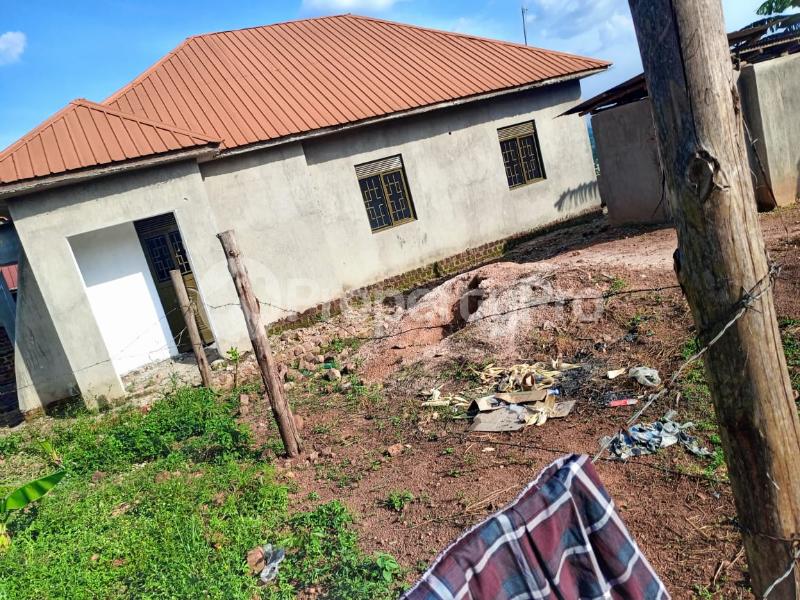 3 bedroom Villa for sale Gayaza busukuma  Gayaza Wakiso Central - 6