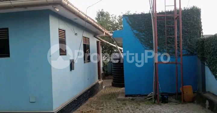 4 bedroom Bungalow Apartment for sale Gayaza road  Kampala Central Kampala Central - 0