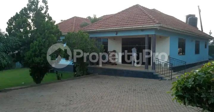 4 bedroom Bungalow Apartment for sale Gayaza road  Kampala Central Kampala Central - 14