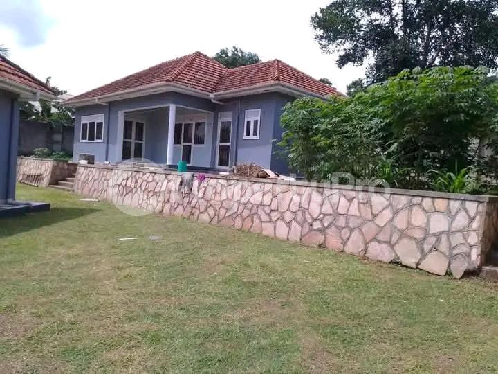 4 bedroom Bungalow Apartment for sale Gayaza road  Kampala Central - 3