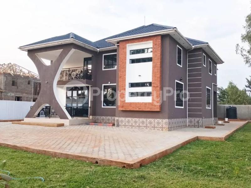 5 bedroom Villa for sale Gulu town  Gulu Northern - 1