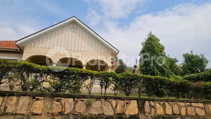 4 bedroom Bungalow Apartment for sale Mutundwe  Kampala Central Kampala Central - 0