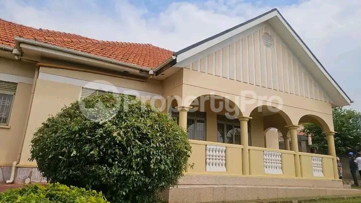 4 bedroom Bungalow Apartment for sale Mutundwe  Kampala Central Kampala Central - 7