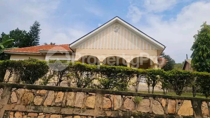 4 bedroom Bungalow Apartment for sale Mutundwe  Kampala Central Kampala Central - 6