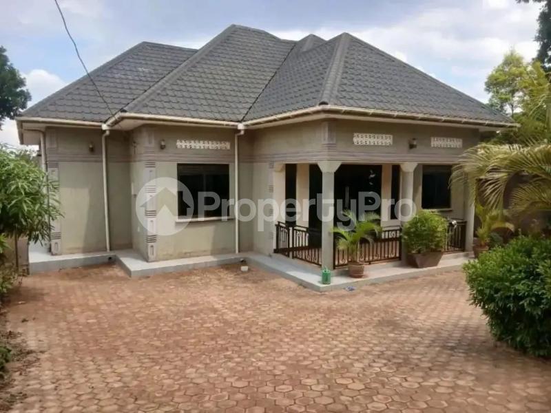 4 bedroom Villa for sale Kasangati kitagobwa Kampala Central Kampala Central - 0