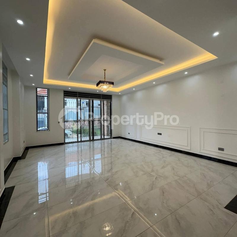 6 bedroom Villa for sale Kira mamerito road  Kira Wakiso Central - 3