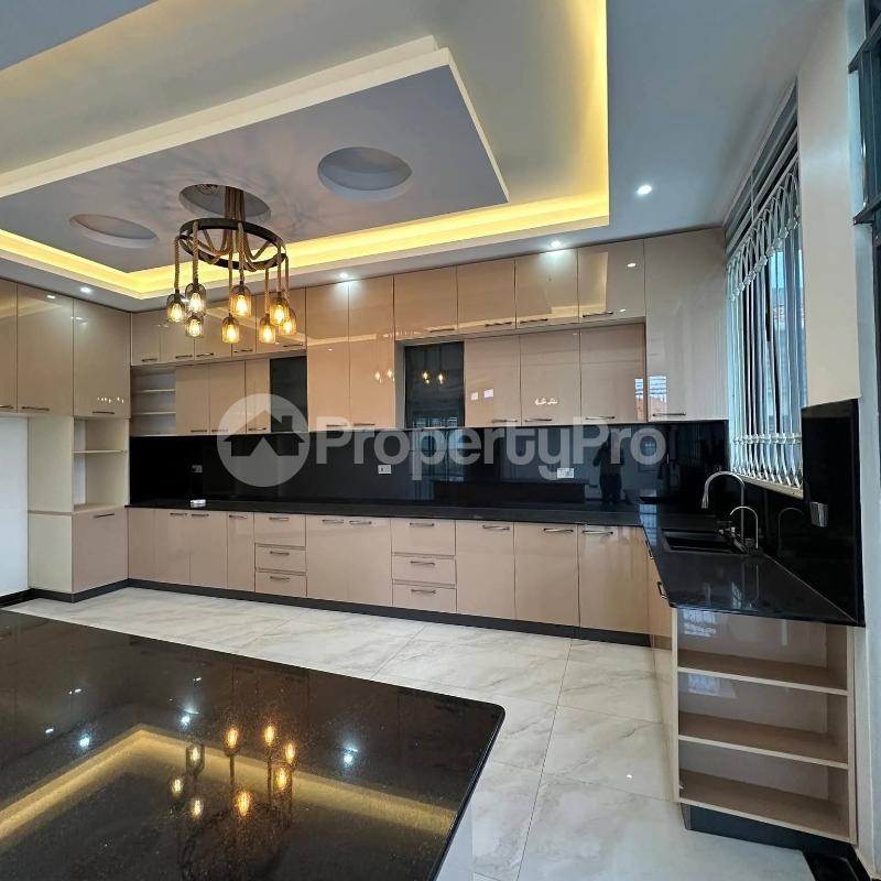 6 bedroom Villa for sale Kira mamerito road  Kira Wakiso Central - 2