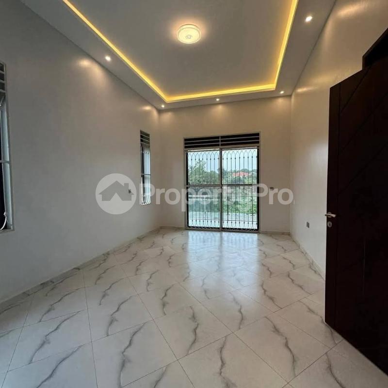 6 bedroom Villa for sale Kira mamerito road  Kira Wakiso Central - 8