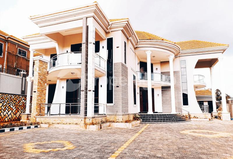 6 bedroom Villa for sale Kira mamerito road  Kira Wakiso Central - 1