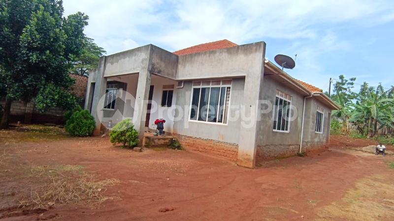 4 bedroom Villa for sale Kira kitukutwe  Kira Wakiso Central