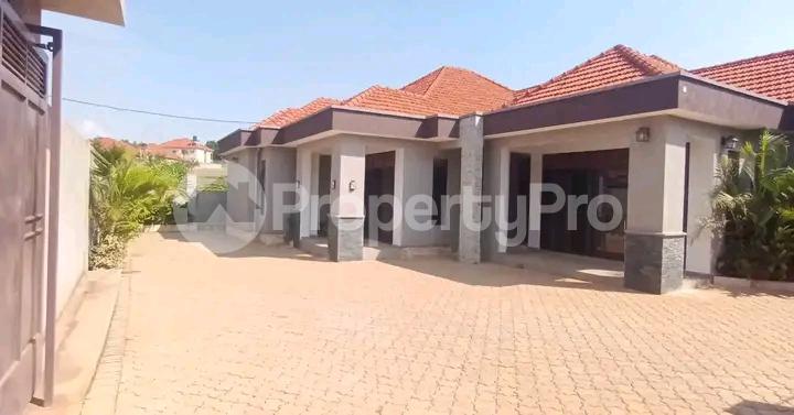 4 bedroom Bungalow Apartment for sale Kira road  Kira Wakiso Central - 1