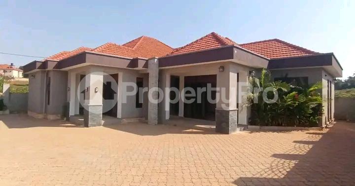 4 bedroom Bungalow Apartment for sale Kira road  Kira Wakiso Central - 0