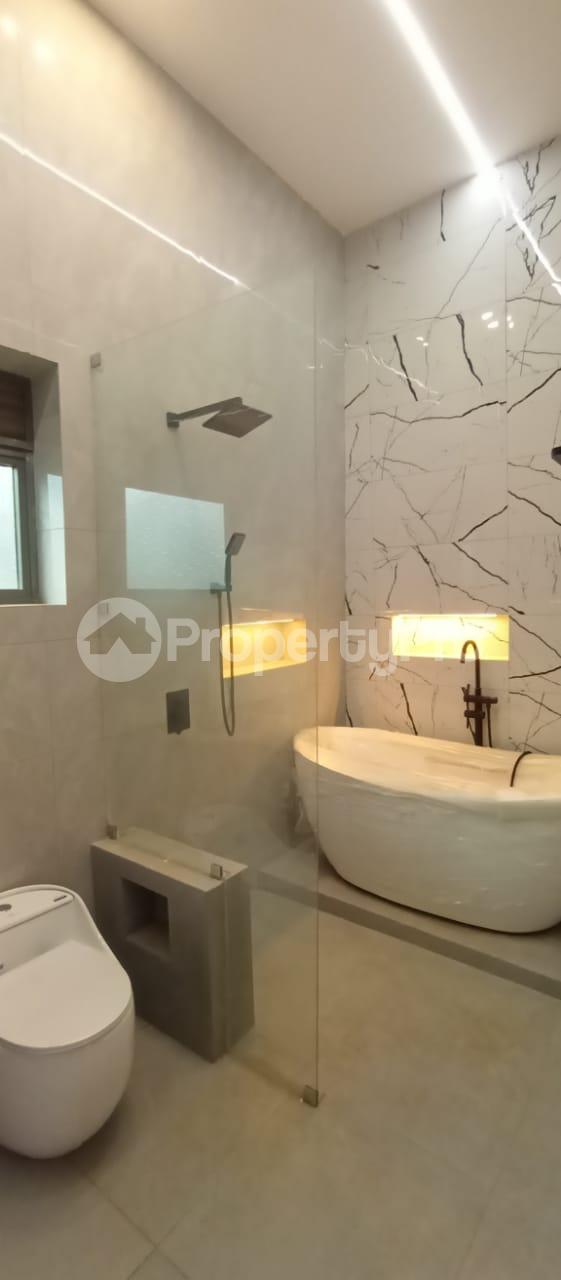 5 bedroom Villa for sale Kira mamerito road  Kira Wakiso Central - 10