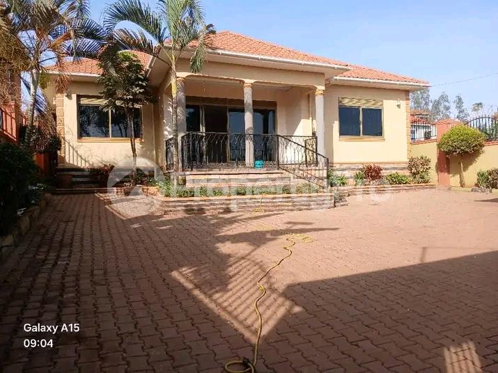 4 bedroom Bungalow Apartment for sale Kira bulindo  Kira Wakiso Central - 2