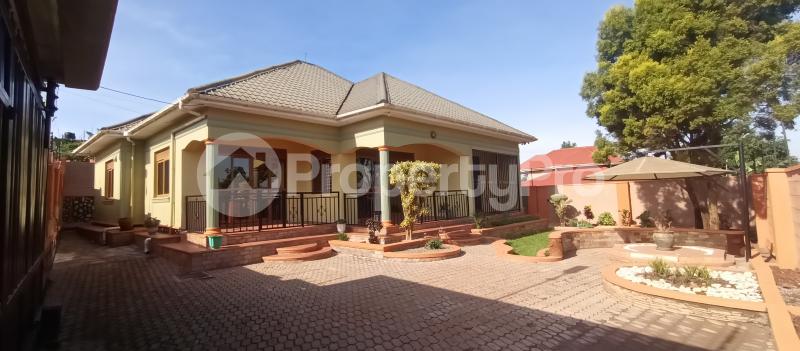 5 bedroom Villa for sale Kira nsasa jomayi estate  Kira Wakiso Central - 0