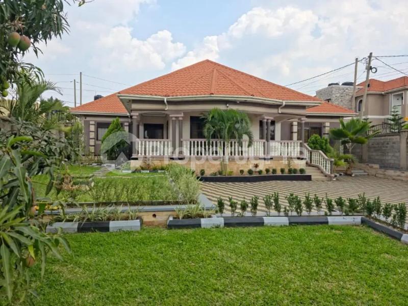 5 bedroom Villa for sale Kira nsasa  Kira Wakiso Central