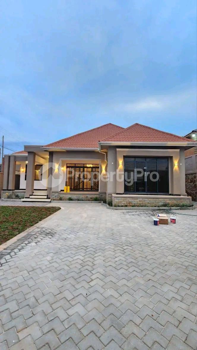 4 bedroom Bungalow Apartment for sale Kira road  Kampala Central Kampala Central - 5