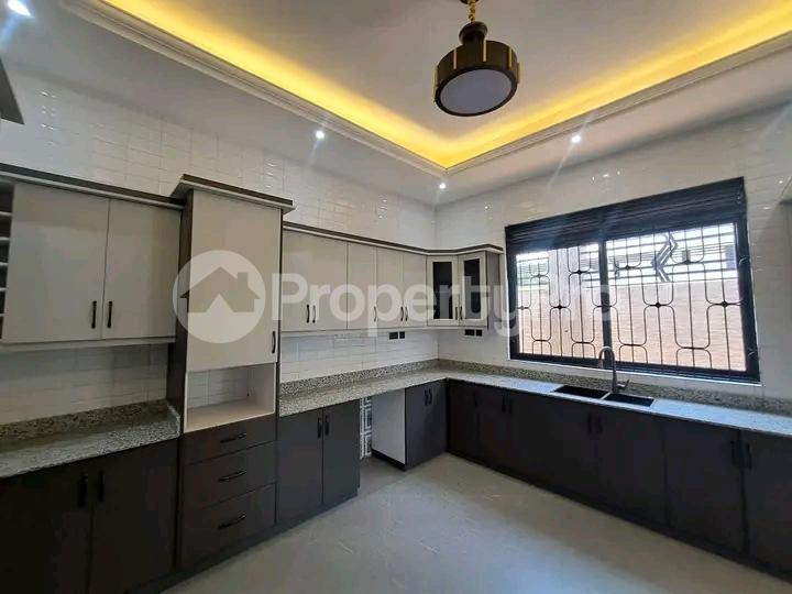 5 bedroom Bungalow Apartment for sale Kira town  Kampala Central Kampala Central - 8