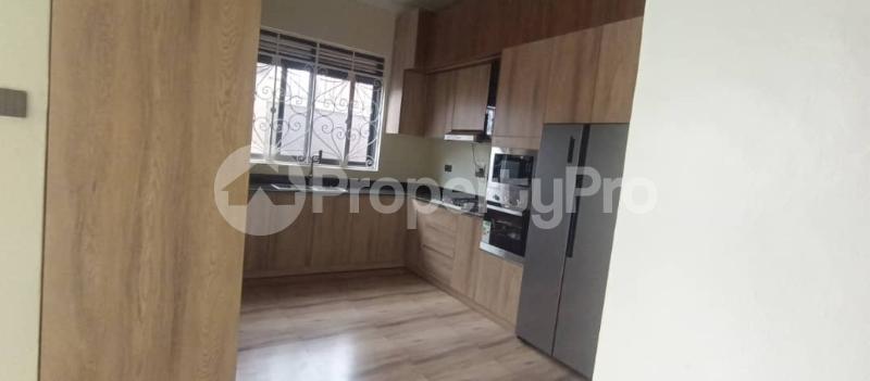 4 bedroom Villa for sale Kyaliwajjara namugongo road  Kira Wakiso Central - 9