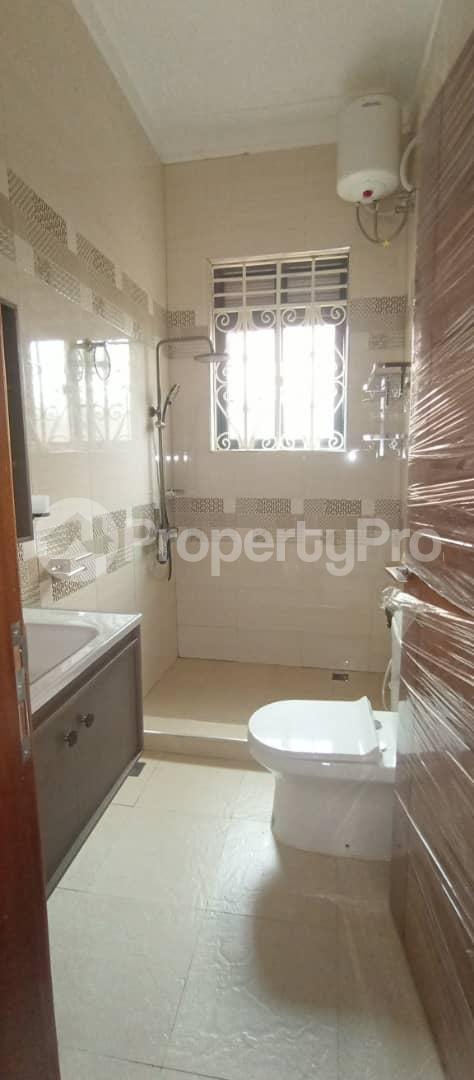 4 bedroom Villa for sale Kyaliwajjara namugongo road  Kira Wakiso Central - 15