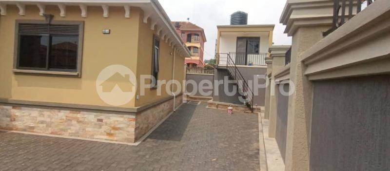4 bedroom Villa for sale Kyaliwajjara namugongo road  Kira Wakiso Central - 5