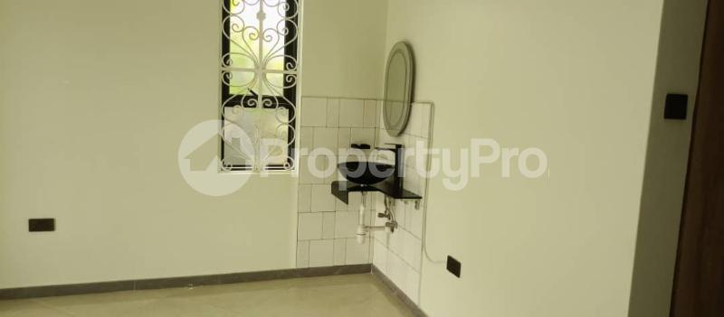 4 bedroom Villa for sale Kyaliwajjara namugongo road  Kira Wakiso Central - 13