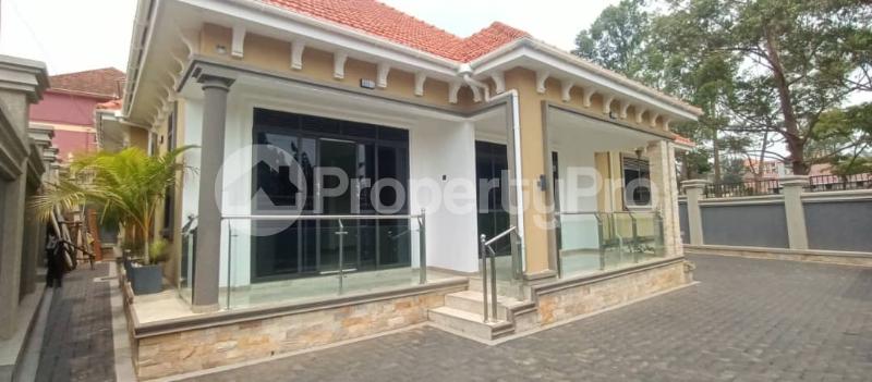 4 bedroom Villa for sale Kyaliwajjara namugongo road  Kira Wakiso Central - 1