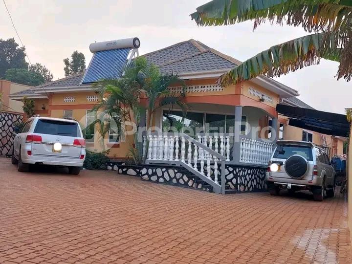 3 bedroom Bungalow Apartment for sale Kyanja road  Kampala Central Kampala Central - 0