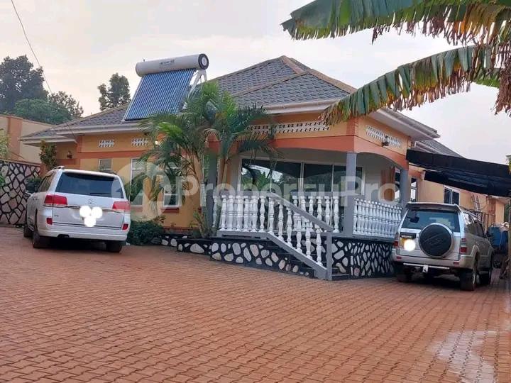 3 bedroom Bungalow Apartment for sale Kyanja road  Kampala Central Kampala Central - 8