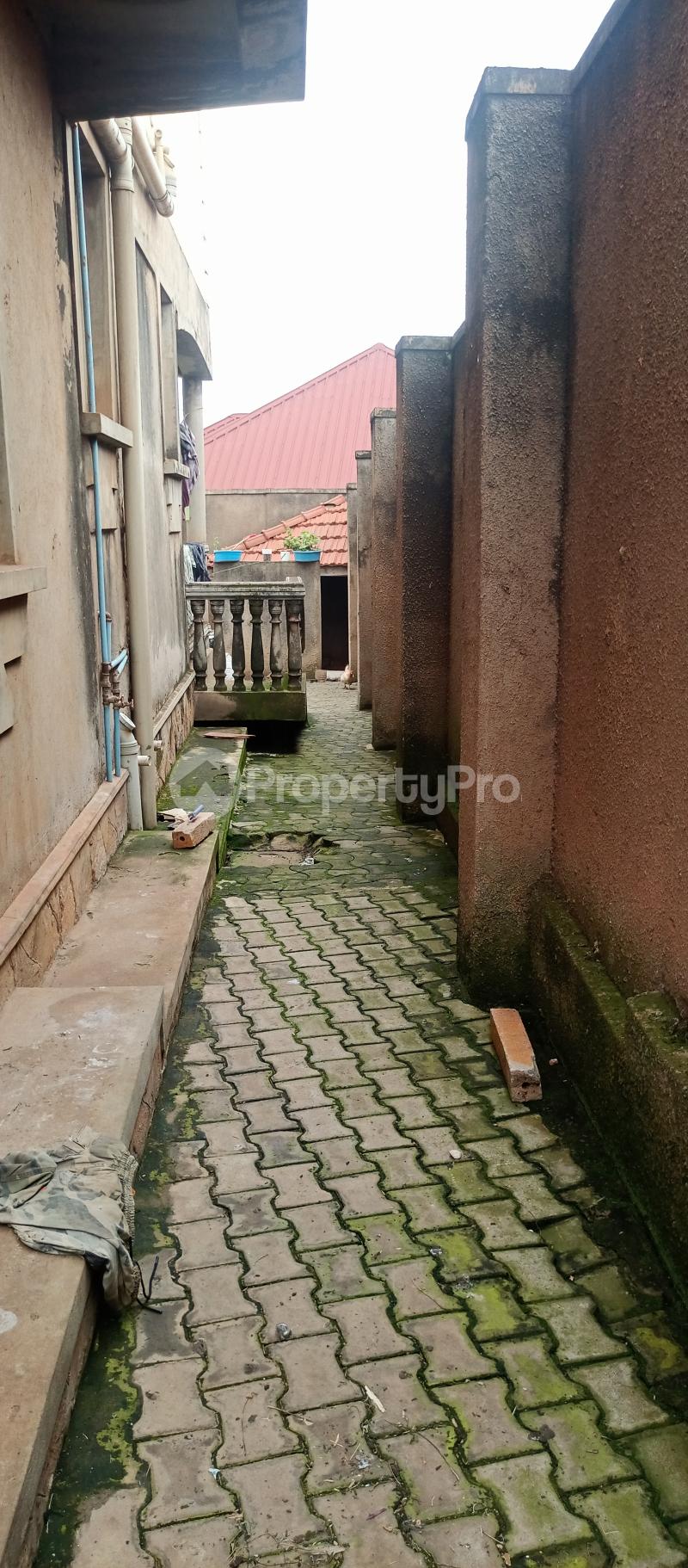 6 bedroom Villa for sale Kireka namugongo road mbalwa  Kira Wakiso Central - 16