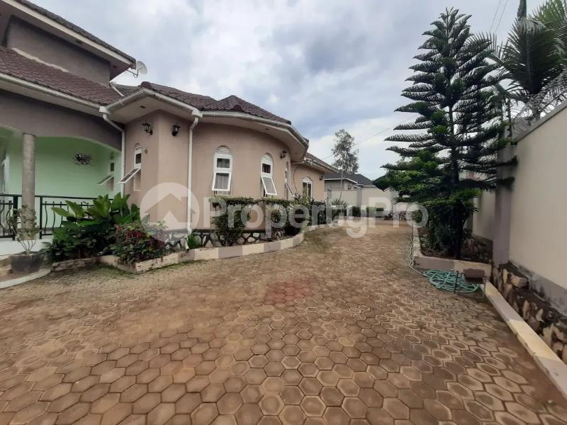 4 bedroom Villa for sale Kayunga road near global school Mukono Mukono Central - 4