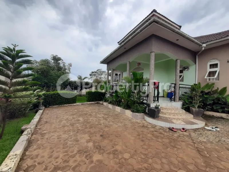 4 bedroom Villa for sale Kayunga road near global school Mukono Mukono Central - 1