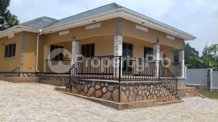 3 bedroom Bungalow Apartment for sale Mukono  Kampala Central Kampala Central - 4