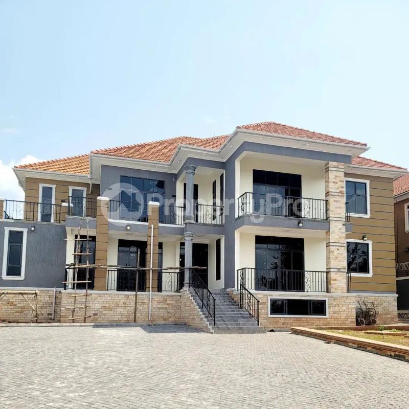 7 bedroom Villa for sale Munyonyo kigo  Kampala Central Kampala Central - 0