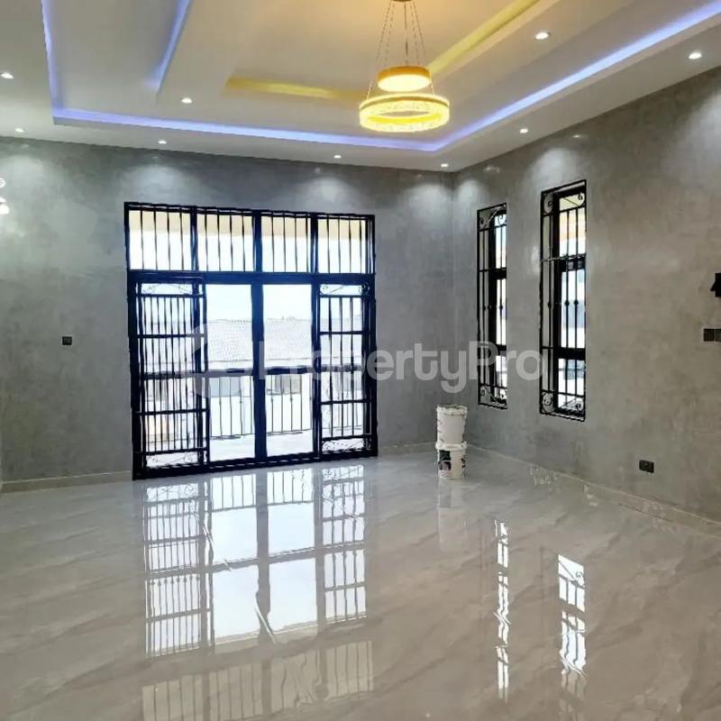 7 bedroom Villa for sale Munyonyo kigo  Kampala Central Kampala Central - 3