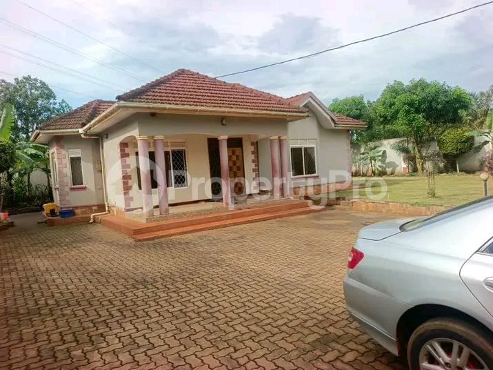 3 bedroom Bungalow Apartment for sale Najjera road  Kampala Central Kampala Central - 3