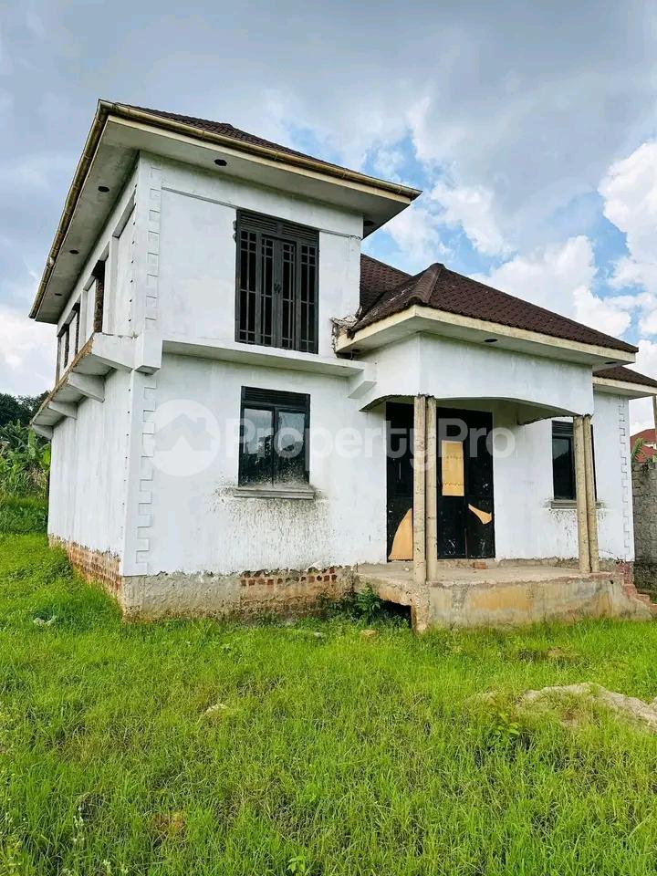 4 bedroom Bungalow Apartment for sale Namugongo joggo Kampala Central Kampala Central - 4