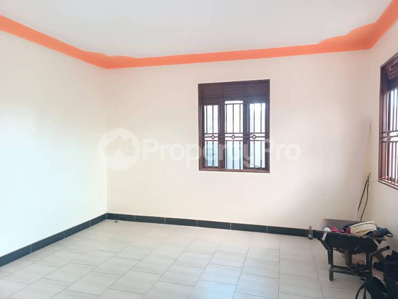 3 bedroom Villa for sale Namilyango road  Gomba Central - 4