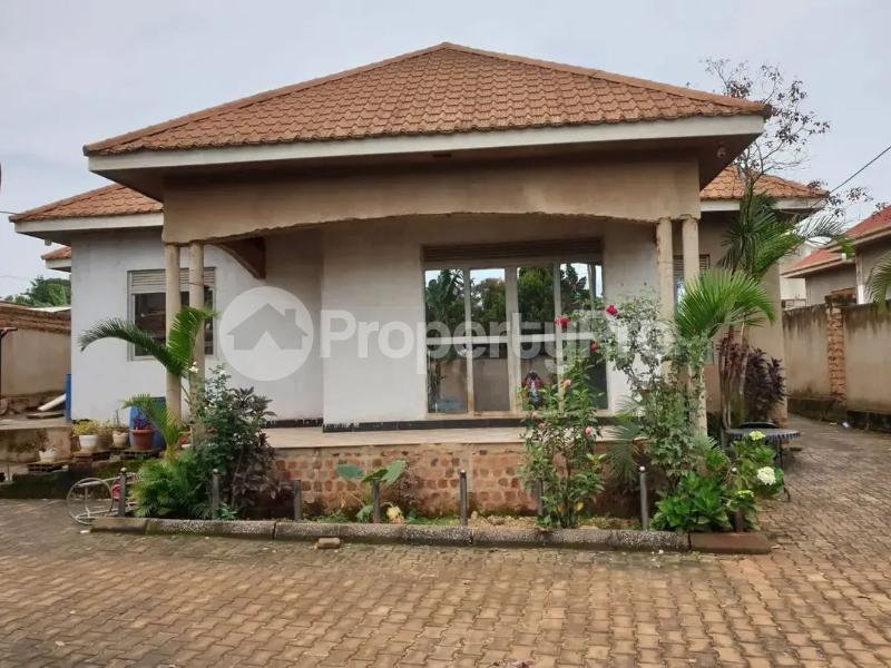 3 bedroom Villa for sale Seeta namugongo road  Goma Mukono Central - 3